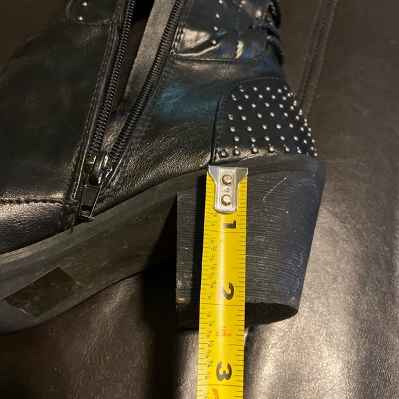 Black Studded Knee High Size 9 boots with Lace up detail and zippers - Picture 8 of 16